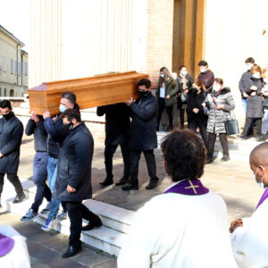 Esequie padre Francesco Pesenti 16 febbraio 2021 (Fotolive)